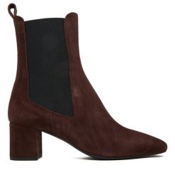 Botki LOVE MOSCHINO. Brązowe botki Love Moschino, bez wzorów, bez obcasa, na słupku, bez zapięcia. Za 1,349.00 zł.