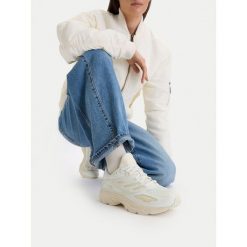 Sneakersy Reebok. Białe płaszcze Reebok, bez wzorów, bez kaptura. Za 222.99 zł.