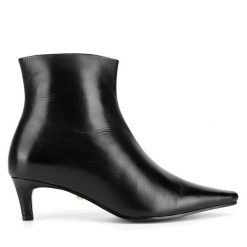 Botki Gino Rossi. Czarne botki Gino Rossi, bez wzorów, bez obcasa, na szpilce, bez zapięcia. Za 379.99 zł.