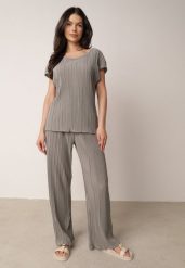 Szare Szerokie Spodnie z Wysokim Stanem ze Zwiewnej Tkaniny z Plisami Galiris. Szare spodnie materiałowe Born2be, do pracy, l, bez wzorów, z jeansu, z podwyższonym stanem, długie. Za 59.99 zł.