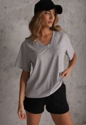 Szary T-shirt Bawełniany z Dekoltem w V Adozixie. Szare t-shirty Renee, bez wzorów, z bawełny, bez kołnierzyka, bez ramiączek. Za 79.99 zł.