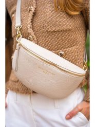 Maison héritage PARIS Skórzana saszetka "Kimi" w kolorze kremowym - 28 x 15 x 5 cm rozmiar: onesize. Brązowe torby na ramię Maison héritage PARIS, bez wzorów, z materiału, sportowe, przez ramię, bez dodatków. Za 274.75 zł.
