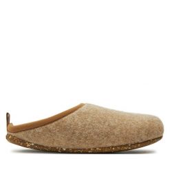 Kapcie Camper. Brązowe obuwie domowe Camper, bez wzorów, bez zapięcia. Za 399.99 zł.