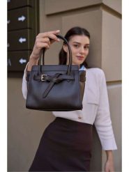 Lucky Bees Torebka w kolorze czarnym - 23 x 21 x 13 cm rozmiar: onesize. Czarne torebki klasyczne Lucky Bees, bez wzorów, z materiału, przez ramię, bez dodatków. Za 183.15 zł.