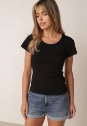 Czarny Gładki T-shirt Bawełniany o Prostym Kroju z Okrągłym Dekoltem Chaffello. Czarne t-shirty Born2be, l, z aplikacjami, z bawełny, bez kołnierzyka, bez ramiączek. Za 29.99 zł.