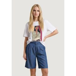 Koszulka crop top Kobieta ONLY Onlsusan S/S Print Top Box Jrs. Białe bluzki Only, s, bez wzorów, z bawełny, bez kołnierzyka, bez ramiączek. Za 131.05 zł.