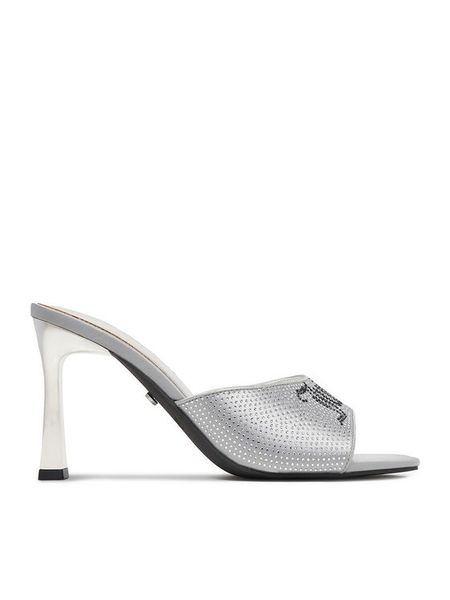 Juicy Couture Klapki CEO-259-29-06 Srebrny. Szare klapki Juicy Couture, bez wzorów, z materiału, bez obcasa. Za 173.99 zł.