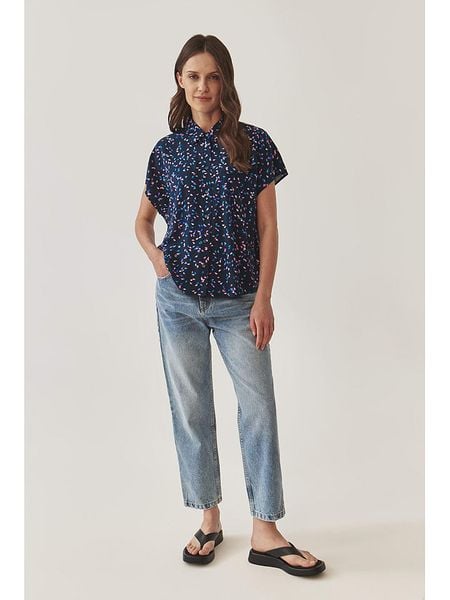 TATUUM Bluzka w kolorze granatowym rozmiar: 38. Niebieskie bluzki Tatuum, bez wzorów, z wiskozy, bez kołnierzyka, bez ramiączek. Za 69.91 zł.