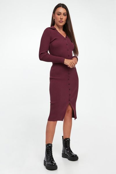 Sukienka prążkowana midi DKNY. Sukienki DKNY, m, bez wzorów, prążkowane, bez kołnierzyka, bez ramiączek, midi. W wyprzedaży za 493.35 zł.