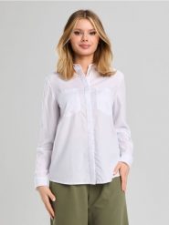 Wiskozowa koszula z kieszeniami - biały. Białe koszule Sinsay, l, bez wzorów, z wiskozy, bez kołnierzyka, bez ramiączek. Za 29.99 zł.