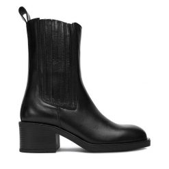 Botki Gino Rossi. Czarne botki Gino Rossi, bez wzorów, bez obcasa, na słupku, bez zapięcia. Za 479.99 zł.