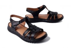 ARTIKER RELAKS 54C0812 czarny, sandały damskie. Czarne sandały Artiker Relaks, bez wzorów, bez obcasa, bez zapięcia. Za 239.90 zł.