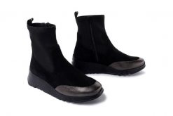 WONDERS E-6752 plomo, botki damskie. Czarne botki Wonders, na zimę, bez wzorów, ze skóry, bez obcasa, na koturnie, bez zapięcia. Za 719.90 zł.