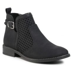 Botki Clara Barson. Czarne botki Clara Barson, bez wzorów, bez obcasa, na płaskiej podeszwie, bez zapięcia. Za 62.99 zł.