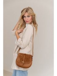 Lia Biassoni Skórzana torebka w kolorze jasnobrązowym - 23 x 20 x 6 cm rozmiar: onesize. Brązowe torby na ramię Lia Biassoni, bez wzorów, z materiału, na ramię, bez dodatków. Za 217.99 zł.