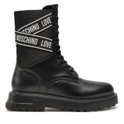 Botki LOVE MOSCHINO. Czarne botki Love Moschino, bez wzorów, bez obcasa, na płaskiej podeszwie, bez zapięcia. Za 1,359.00 zł.