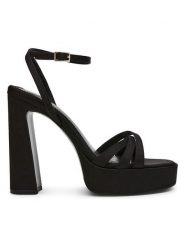 Steve Madden Sandały w kolorze czarnym na obcasie rozmiar: 41. Czarne sandały Steve Madden, bez wzorów, z otwartym noskiem, bez obcasa, na koturnie, bez zapięcia. Za 241.56 zł.