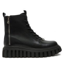 Botki Lee Cooper. Czarne botki Lee Cooper, bez wzorów, bez obcasa, na płaskiej podeszwie, bez zapięcia. Za 219.99 zł.