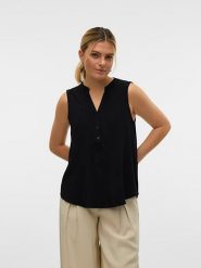 Vero Moda Bluzka w kolorze czarnym rozmiar: XS. Czarne bluzki Vero Moda, s, bez wzorów, z wiskozy, klasyczne, bez kołnierzyka, bez ramiączek. Za 41.69 zł.