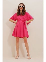 Defile Sukienka w kolorze różowym rozmiar: L. Różowe sukienki Defile, l, bez wzorów, z tkaniny, bez kołnierzyka, bez ramiączek, mini, kopertowe. Za 66.00 zł.