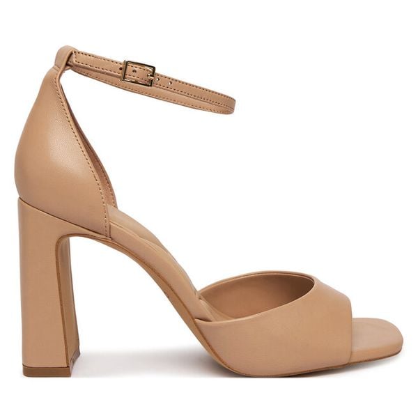 Sandały Aldo. Brązowe kozaki Aldo, bez wzorów, bez obcasa, na słupku, bez zapięcia. Za 419.99 zł.