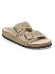 Birkenstock Skórzane klapki "Arizona Shearling" w kolorze szarobrązowym rozmiar: 38. Brązowe klapki Birkenstock, bez wzorów, z otwartym noskiem, bez obcasa. Za 527.10 zł.