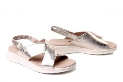 CAPRICE 9-28700-46 978 lt. gold metal. , sandały damskie. Żółte sandały Caprice, bez wzorów, bez obcasa, bez zapięcia. Za 319.90 zł.