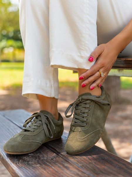 Bellucci Sneakersy w kolorze zielonym rozmiar: 37. Zielone trampki Bellucci, bez wzorów, bez zapięcia. Za 122.38 zł.