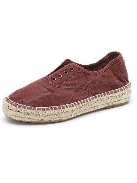 Natural world Sneakersy w kolorze czerwonym rozmiar: 40. Czerwone trampki Natural World, bez wzorów, bez zapięcia. Za 139.95 zł.
