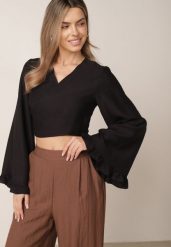 Czarna Wiskozowa Bluzka z Rozkloszowanymi Rękawami z Falbankami i Wiązaniem Basoclus. Czarne bluzki Born2be, bez wzorów, z jeansu, eleganckie, bez kołnierzyka, bez ramiączek. Za 89.99 zł.