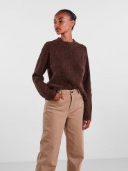 Pieces Sweter w kolorze brązowym rozmiar: S. Brązowe swetry Pieces, s, bez wzorów, bez ramiączek. Za 84.45 zł.