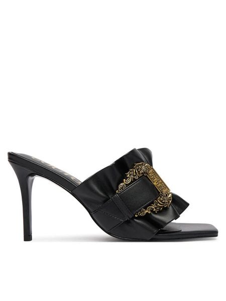 Versace Jeans Couture Klapki 80VA3S70 ZSS83 899 Czarny. Czarne klapki Versace Jeans Couture, bez wzorów, z jeansu, bez obcasa. Za 537.99 zł.