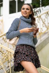 Efektowny Golf z Warkoczem - Niebieski. Niebieskie golfy Merribel, uniwersalny, bez wzorów, z materiału, bez ramiączek. Za 169.90 zł.