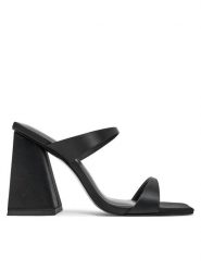 Just Cavalli Klapki 76RA3S40 Czarny. Czarne klapki Just Cavalli, bez wzorów, z materiału, bez obcasa. Za 1,339.00 zł.