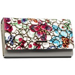 Skórzany, wielokolorowy portfel damski w kwiaty, wyposażony w system RFID - 4U Cavaldi. Portfele 4U Cavaldi, bez wzorów, ze skóry. Za 89.99 zł.