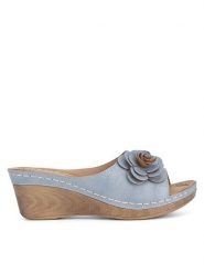 Clara Barson Klapki WYL05010-29 Niebieski. Niebieskie klapki Clara Barson, bez wzorów, z syntetyku, bez obcasa. Za 62.99 zł.