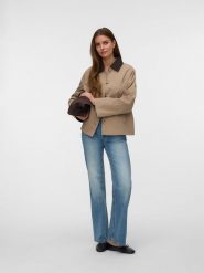 Vero Moda Kurtka przejściowa w kolorze beżowym rozmiar: M. Brązowe kurtki Vero Moda, m, bez wzorów, bez kaptura. Za 114.95 zł.