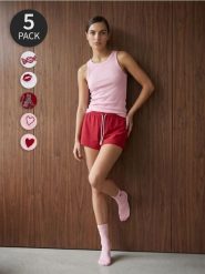 Prążkowane wysokie skarpetki z motywem serc, słodyczy i pantery 5 pack - wielobarwny. Skarpety Sinsay, bez wzorów, prążkowane. Za 17.99 zł.
