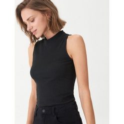 Top z półgolfem - Czarny. Czarne topy House, l, bez wzorów, bez kołnierzyka, bez ramiączek. Za 29.99 zł.