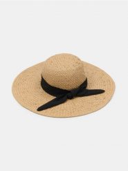 Słomkowy kapelusz z ozdobną wstążką - beżowy. Brązowe kapelusze Sinsay, bez wzorów. Za 25.99 zł.