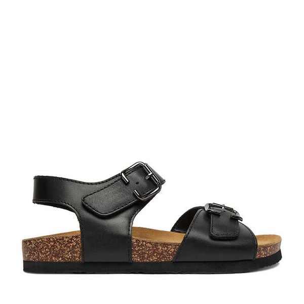 Sandały Lasocki. Czarne sandały Lasocki, bez wzorów, bez obcasa, na płaskiej podeszwie, bez zapięcia. Za 149.99 zł.