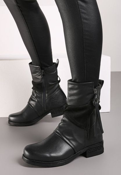 Czarne Casualowe Botki z Marszczoną Cholewką i Ozdobnym Suwakiem Riaelle. Czarne botki Born2be, bez wzorów, z materiału, bez obcasa, na obcasie, bez zapięcia. Za 139.99 zł.