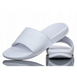 Klapki Sportowe Damskie Nike Benassi Jdi. Białe klapki Nike, bez wzorów, bez obcasa. Za 129.40 zł.