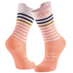 Skarpety do biegania kobieta Sidas Run Anatomic Light Crew Lady wysokosc goleni. Czerwone skarpety SIDAS, bez wzorów, ze skóry. Za 73.00 zł.