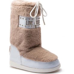 Śniegowce LOVE MOSCHINO - JA24052G06JS0209 Ardesia. Białe trapery i śniegowce Love Moschino, z materiału. W wyprzedaży za 419.00 zł.