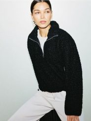 Bluza ze sztucznego baranka - czarny. Czarne bluzy sportowe Reserved, l, bez wzorów, bez kaptura. Za 129.99 zł.