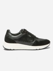 Damskie skórzane buty sportowe TBS Blondie. Czarne trekkingi Tbs, z gumy, tenisowe. Za 319.00 zł.