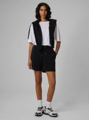 4F Spodenki dresowe z modalem damskie - czarne XL. Czarne szorty 4f, bez wzorów, z dresówki, z podwyższonym stanem. Za 129.99 zł.