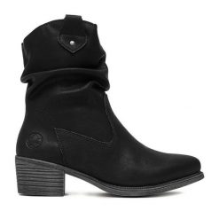 Kowbojki Rieker. Czarne botki Rieker, bez wzorów, bez obcasa, na słupku, bez zapięcia. Za 359.99 zł.