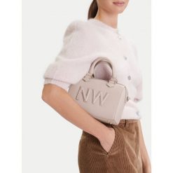 Torebka Nine West. Fioletowe torebki klasyczne Nine West, bez wzorów, bez dodatków. Za 269.99 zł.